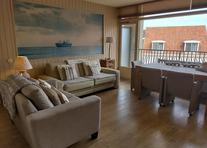 \'Sans Souci\' Bed By The Sea